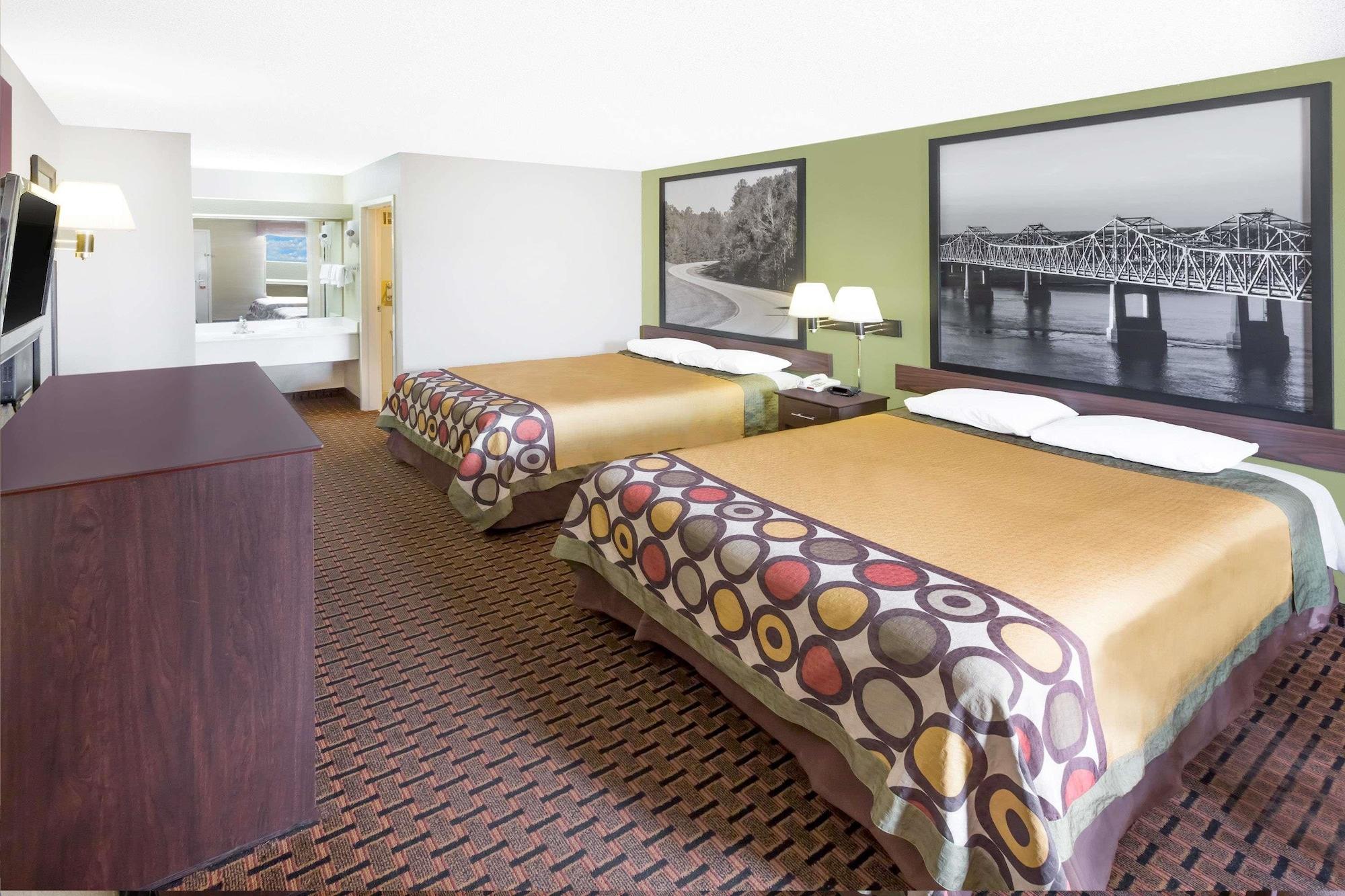 Super 8 By Wyndham Madison/Ridgeland Area Hotel Buitenkant foto